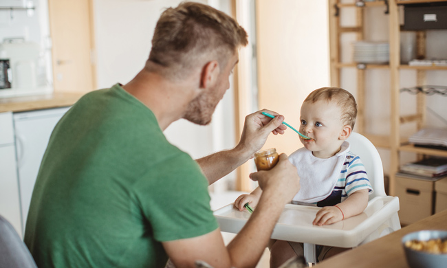 Take the Stress Out of Introducing Solid Foods to Baby: 6 pediatrician-recommended tips